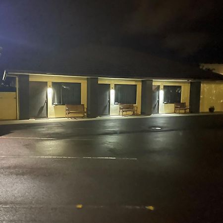 Kauri Court Motel Palmerston North Bagian luar foto