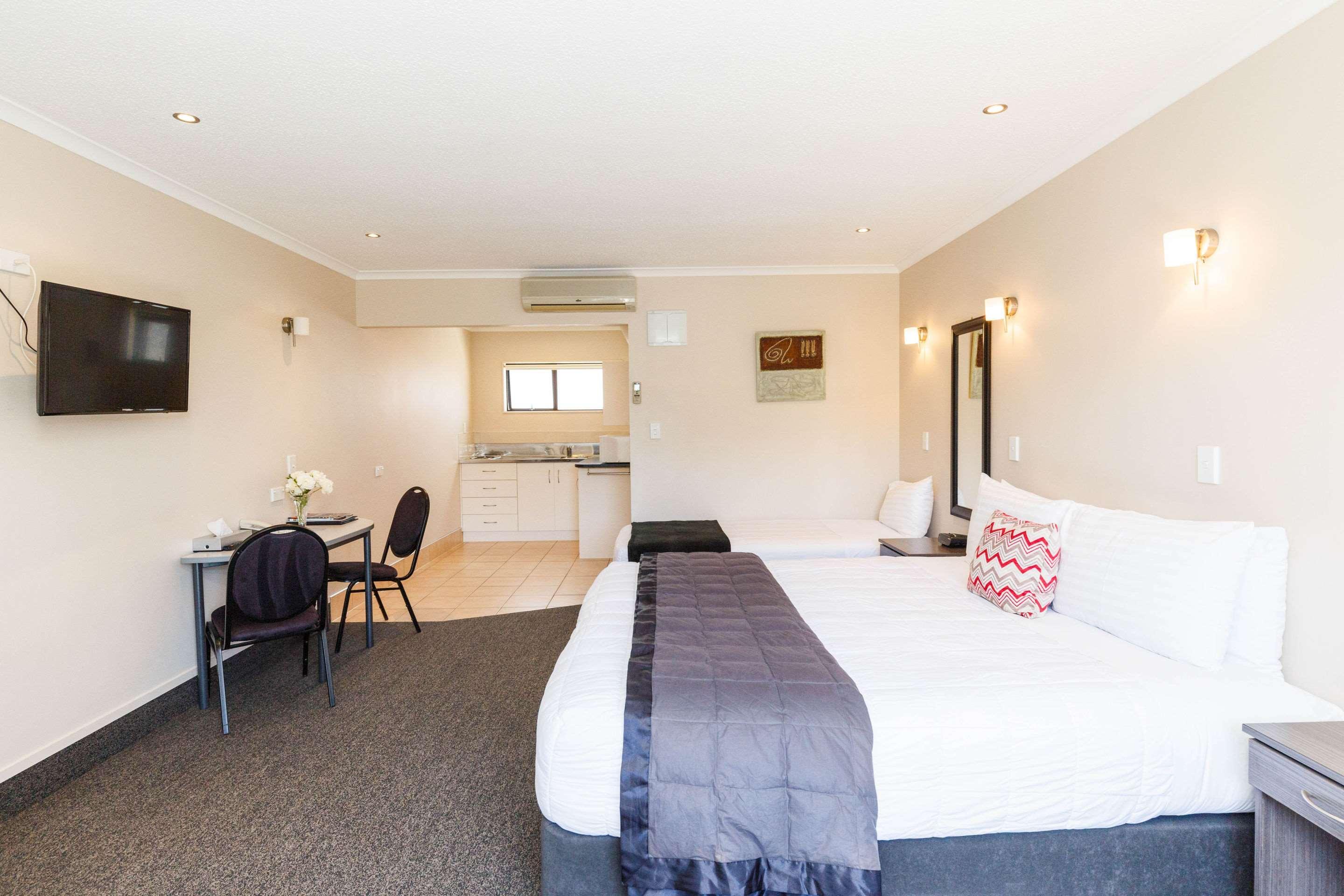 Kauri Court Motel Palmerston North Bagian luar foto