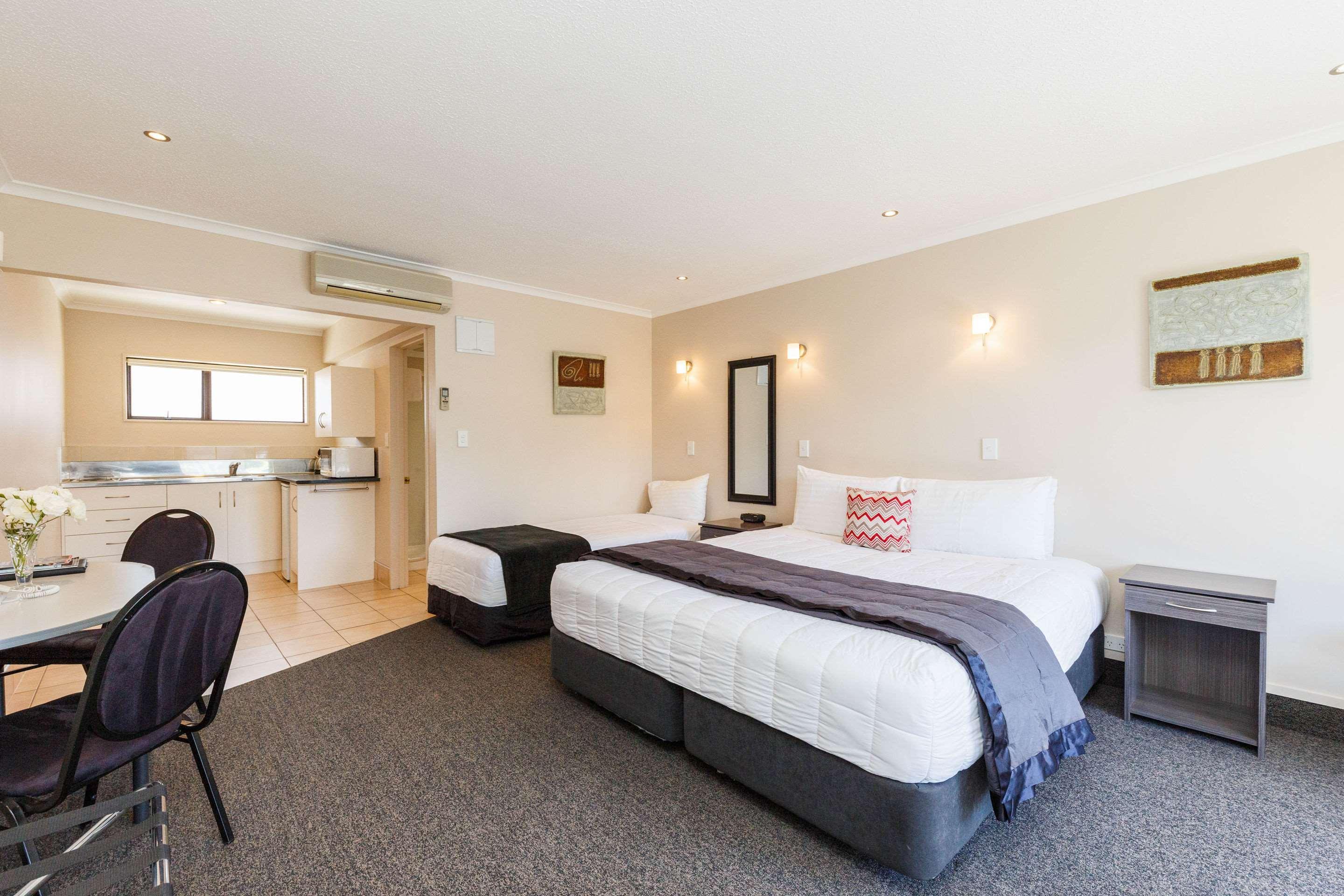 Kauri Court Motel Palmerston North Bagian luar foto