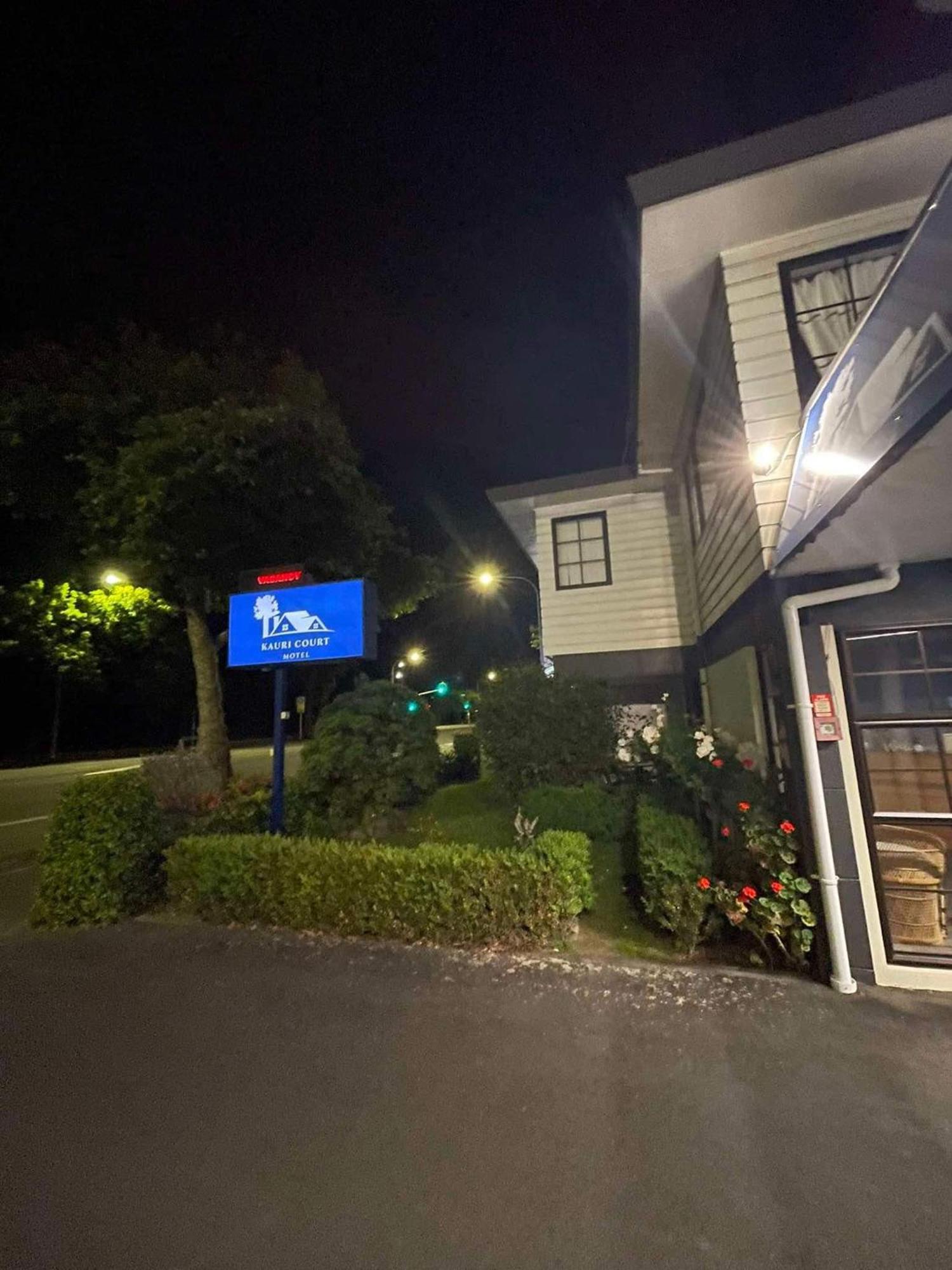 Kauri Court Motel Palmerston North Bagian luar foto