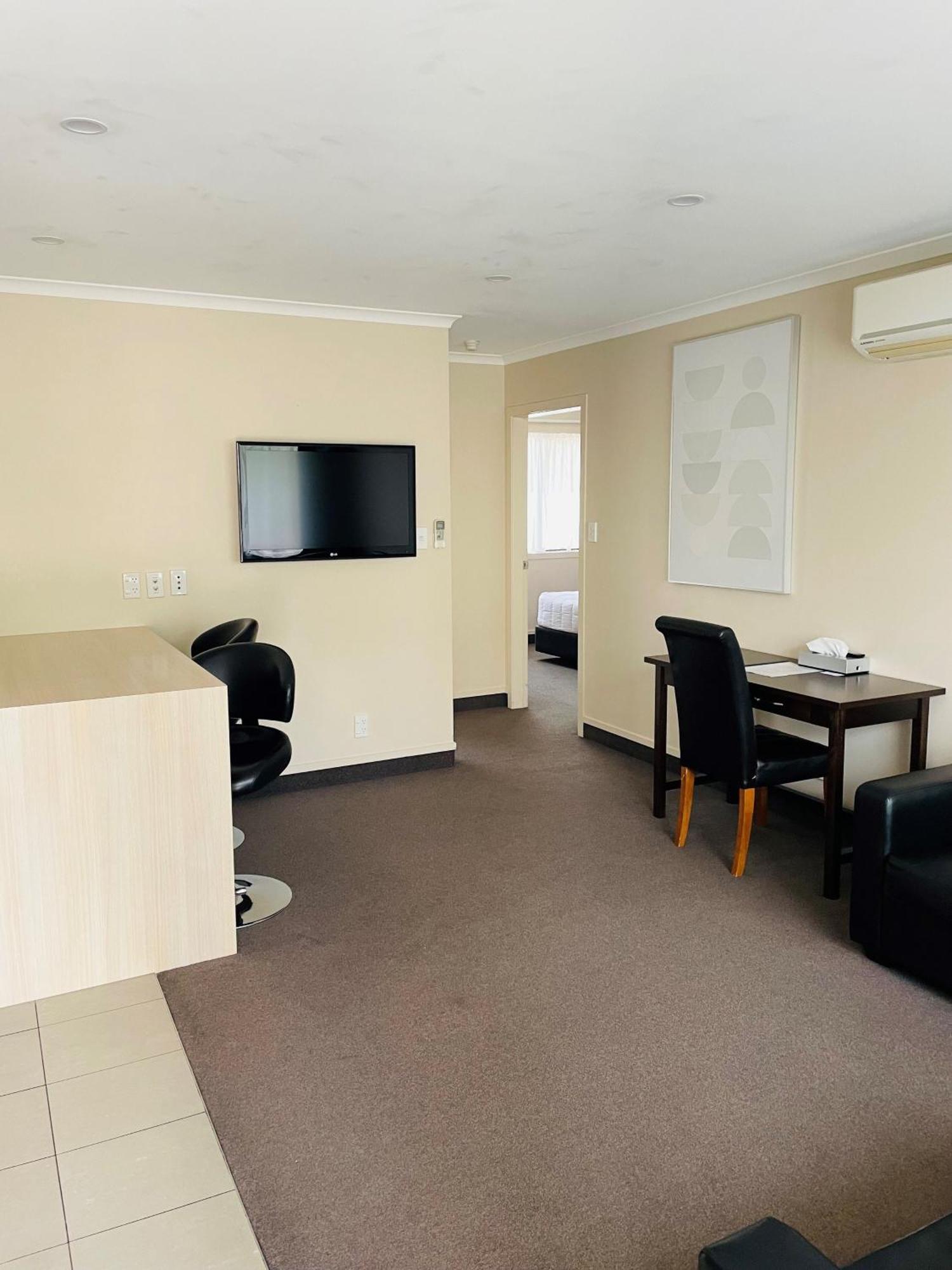 Kauri Court Motel Palmerston North Bagian luar foto