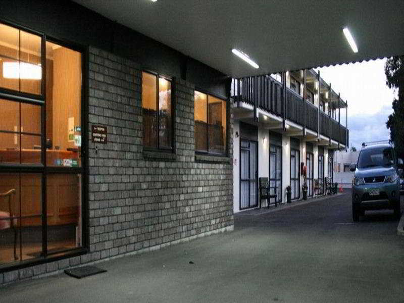 Kauri Court Motel Palmerston North Bagian luar foto