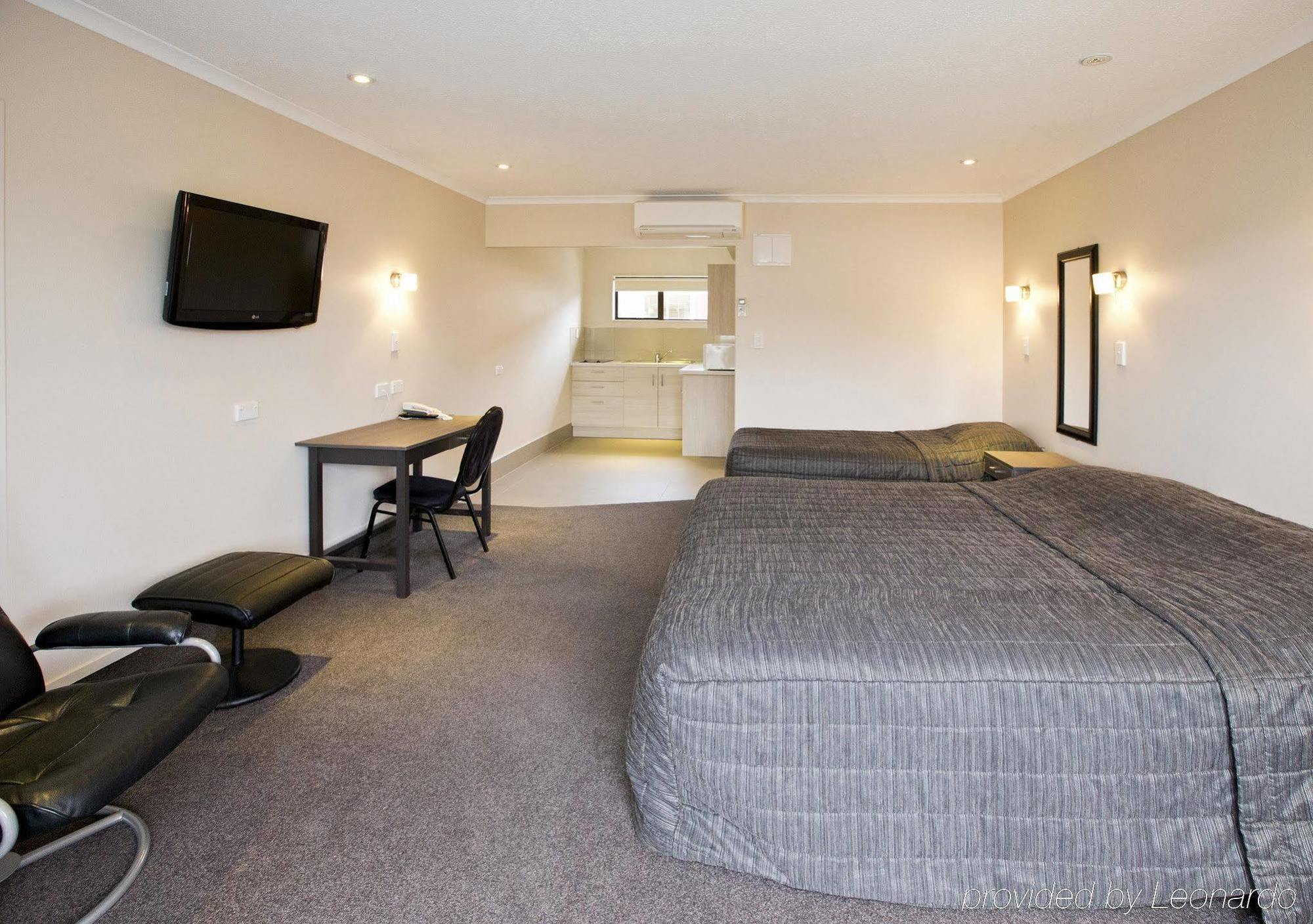 Kauri Court Motel Palmerston North Bagian luar foto